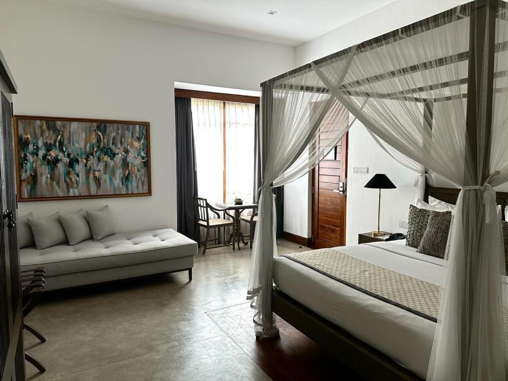 The Villa By Contemporary Ceylon Wadduwa Exterior photo